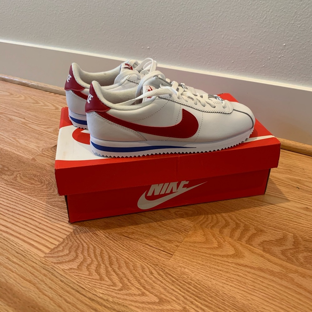 NEW Nike Cortez sneakers men 6.5/ women 8